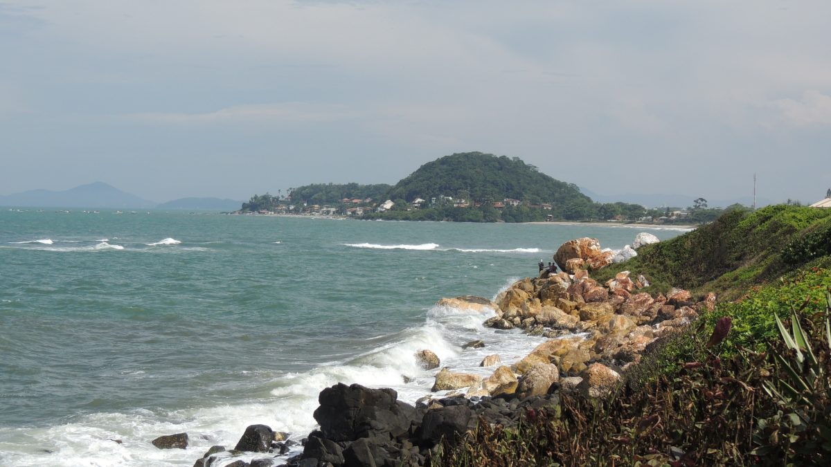 Costão das Pedras Brancas e Negras